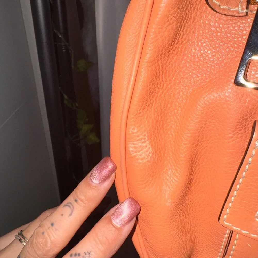 Marc Jacobs Classic Peach Leather Shoulder Bag - Picture 7 of 14